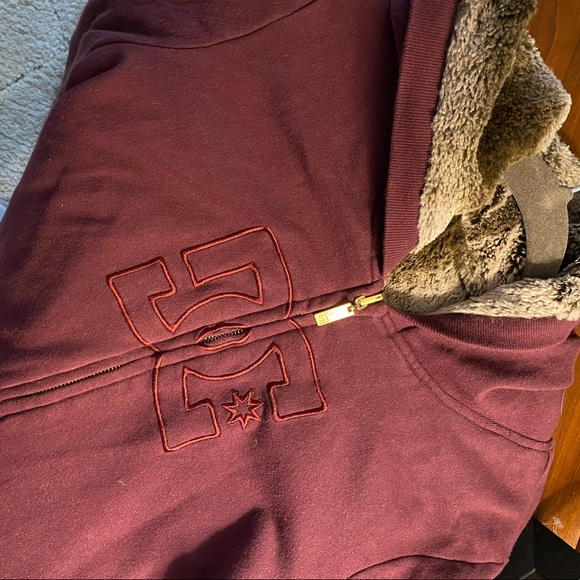 DC faux fur reversible hoodie - Picture 4 of 9